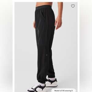 Alo Mixed Media Reinvention Jogger- Women’s Small